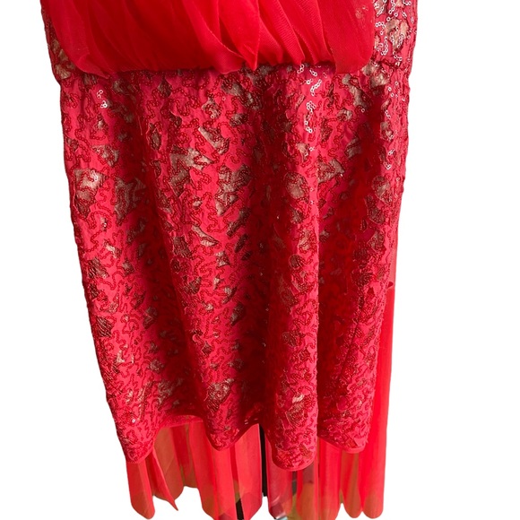 BCBG Vienna Red Sequins and Lace dress with Tulle overlay size 0 - Picture 3 of 7